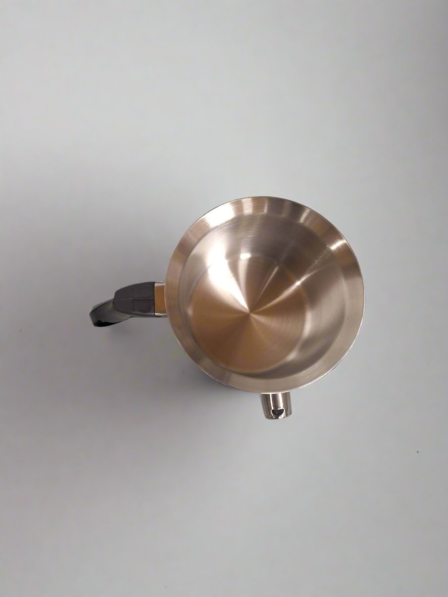 Wax melting pot