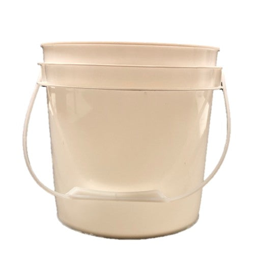 1 gallon plastic bucket