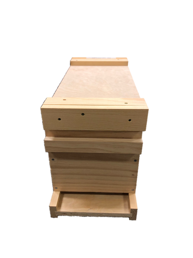 Unassembled nuc kit with migratory cover.
