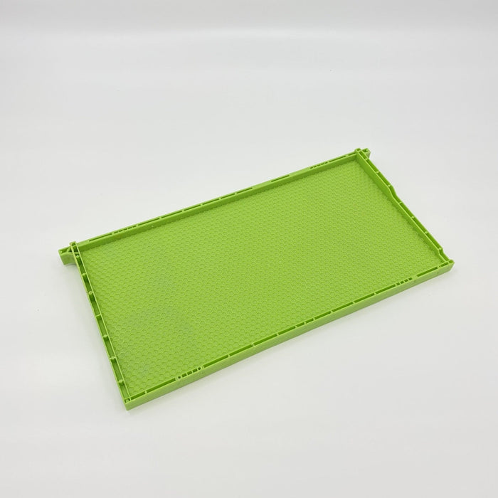 How to Use Green Drone Frames for Varroa Management