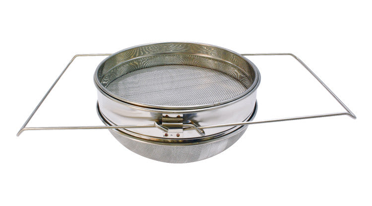 Durable stainless steel double sieve for efficient filtering.
